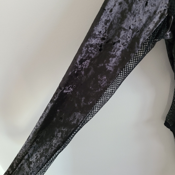 Brand New Small La Senza Black Velvet Bodysuit - Picture 2 of 4
